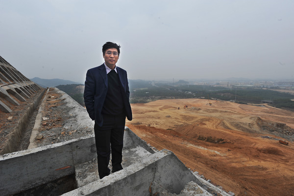 在中国散裂中子源建设现场（2011.1.24）
